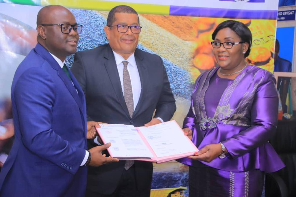 Comilog signe avec l’Etat Gabonais l’Addendum relatif aux Droits de Sorties du Manganèse; Credit: Ministère des Mines